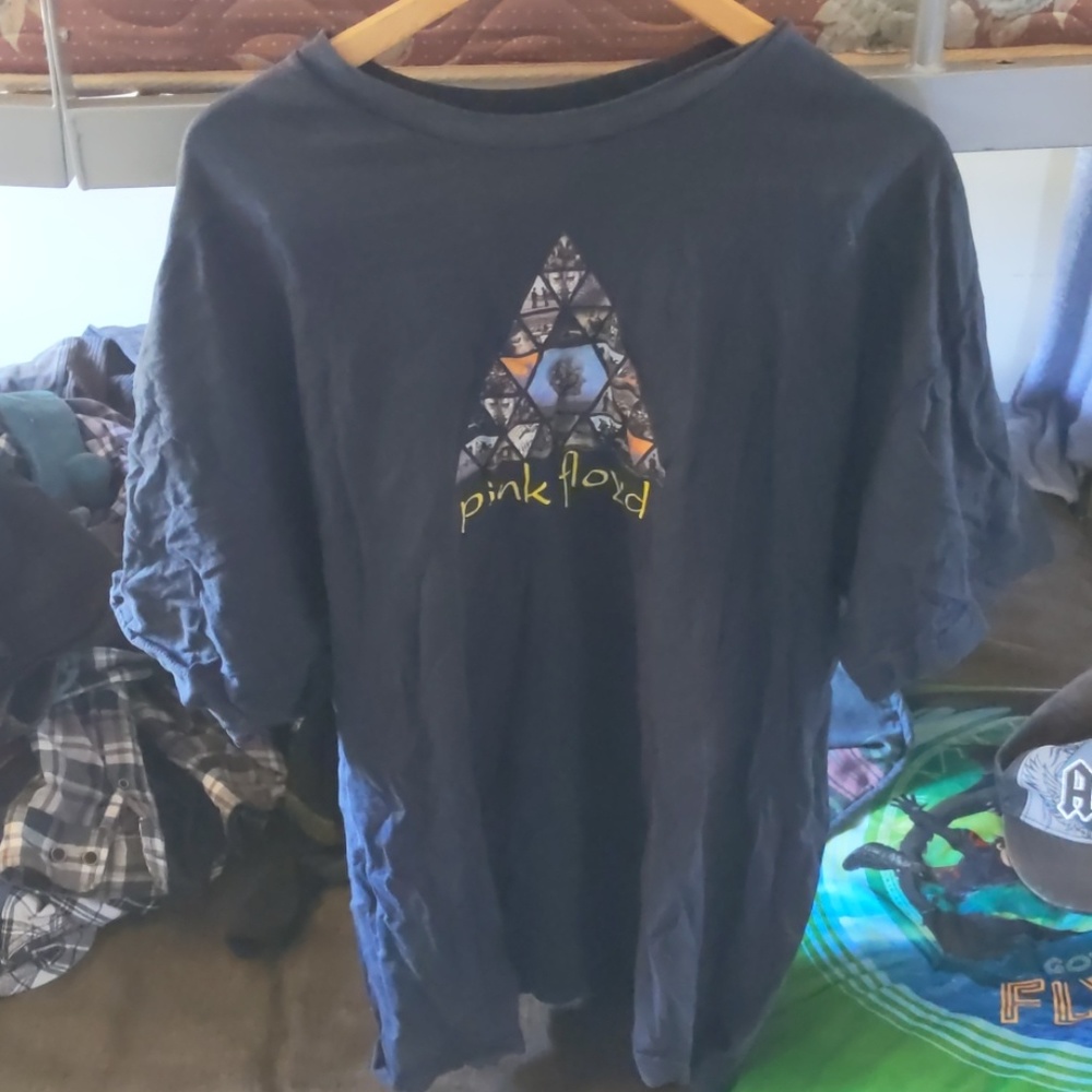 Navy blue Pink Floyd tee